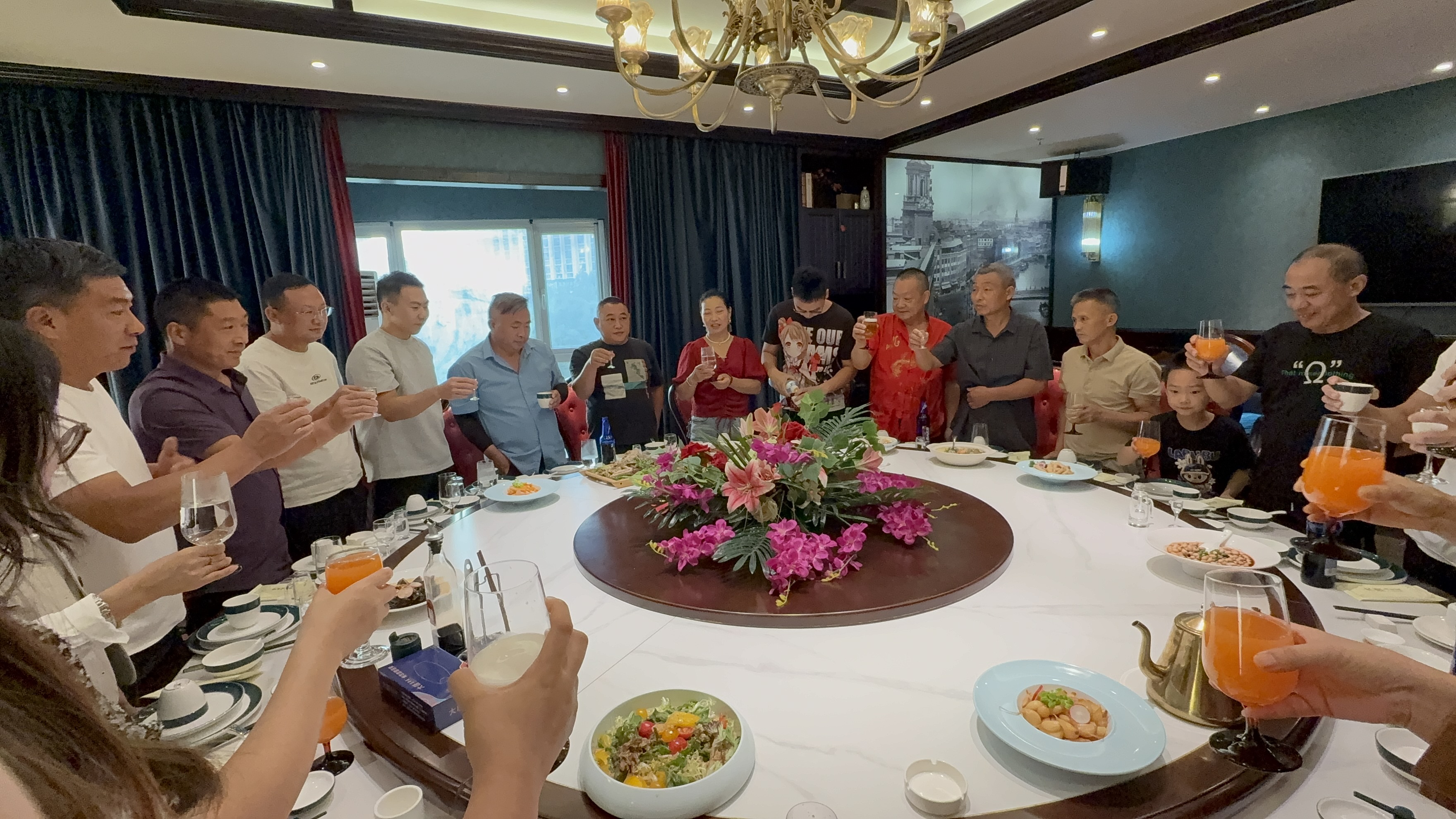 凝心聚力，共筑未來——記公司8月團(tuán)建聚餐活動(dòng)