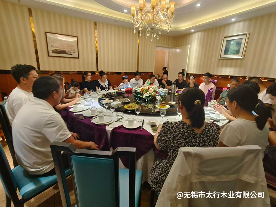 聚餐圖片.jpg 聚餐圖片.jpg